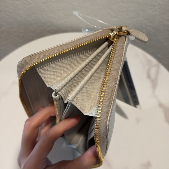 Prada Milano All Around Zip Long Wallet with authenticity - Picture 13 of 14